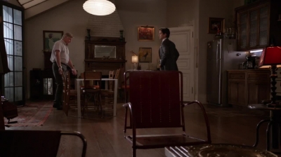 WHITE_COLLAR_-_E4X11_FAMILY_BUSINESS_0121.jpg