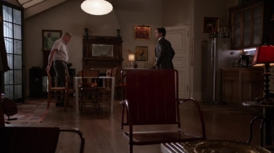 WHITE_COLLAR_-_E4X11_FAMILY_BUSINESS_0123.jpg