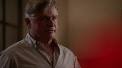 WHITE_COLLAR_-_E4X11_FAMILY_BUSINESS_0210.jpg