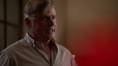 WHITE_COLLAR_-_E4X11_FAMILY_BUSINESS_0213.jpg