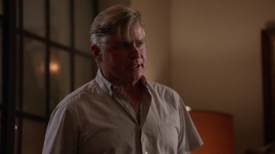WHITE_COLLAR_-_E4X11_FAMILY_BUSINESS_0250.jpg