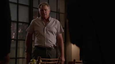 WHITE_COLLAR_-_E4X11_FAMILY_BUSINESS_0302.jpg