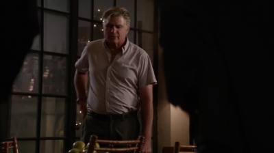 WHITE_COLLAR_-_E4X11_FAMILY_BUSINESS_0304.jpg