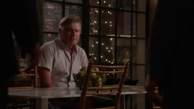 WHITE_COLLAR_-_E4X11_FAMILY_BUSINESS_0313.jpg