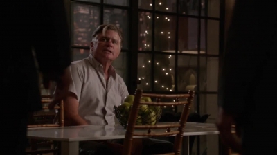WHITE_COLLAR_-_E4X11_FAMILY_BUSINESS_0316.jpg