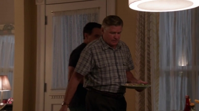 WHITE_COLLAR_-_E4X11_FAMILY_BUSINESS_0391.jpg