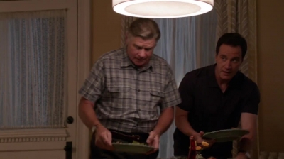WHITE_COLLAR_-_E4X11_FAMILY_BUSINESS_0400.jpg
