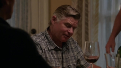 WHITE_COLLAR_-_E4X11_FAMILY_BUSINESS_0608.jpg