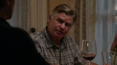 WHITE_COLLAR_-_E4X11_FAMILY_BUSINESS_0609.jpg