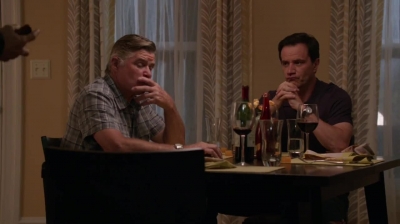 WHITE_COLLAR_-_E4X11_FAMILY_BUSINESS_0703.jpg