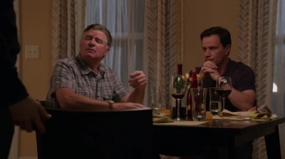 WHITE_COLLAR_-_E4X11_FAMILY_BUSINESS_0707.jpg