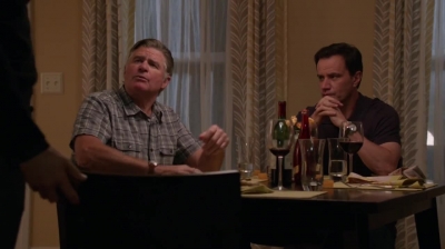 WHITE_COLLAR_-_E4X11_FAMILY_BUSINESS_0708.jpg