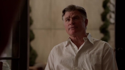 WHITE_COLLAR_-_E4X11_FAMILY_BUSINESS_0819.jpg