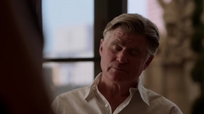 WHITE_COLLAR_-_E4X11_FAMILY_BUSINESS_0850.jpg