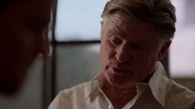 WHITE_COLLAR_-_E4X11_FAMILY_BUSINESS_0903.jpg