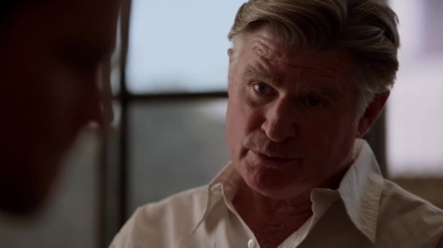 WHITE_COLLAR_-_E4X11_FAMILY_BUSINESS_0904.jpg