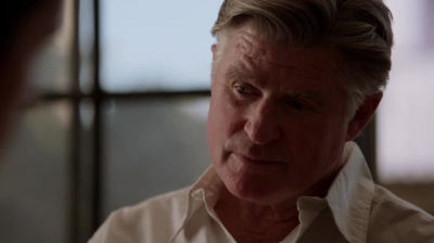 WHITE_COLLAR_-_E4X11_FAMILY_BUSINESS_0913.jpg
