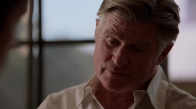 WHITE_COLLAR_-_E4X11_FAMILY_BUSINESS_0919.jpg