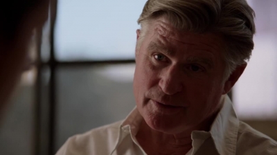 WHITE_COLLAR_-_E4X11_FAMILY_BUSINESS_0928.jpg