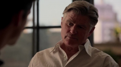 WHITE_COLLAR_-_E4X11_FAMILY_BUSINESS_0975.jpg