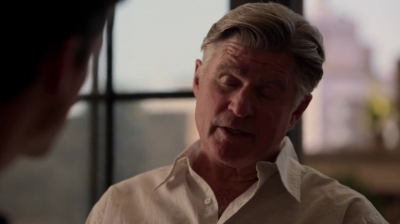 WHITE_COLLAR_-_E4X11_FAMILY_BUSINESS_0982.jpg