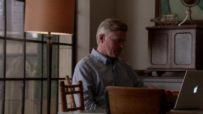 WHITE_COLLAR_-_E4X11_FAMILY_BUSINESS_1004.jpg