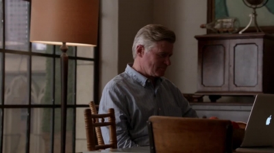 WHITE_COLLAR_-_E4X11_FAMILY_BUSINESS_1007.jpg