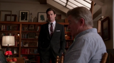 WHITE_COLLAR_-_E4X11_FAMILY_BUSINESS_1010.jpg