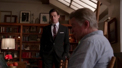 WHITE_COLLAR_-_E4X11_FAMILY_BUSINESS_1017.jpg