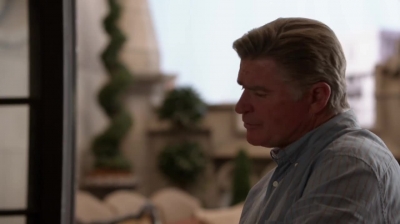 WHITE_COLLAR_-_E4X11_FAMILY_BUSINESS_1071.jpg