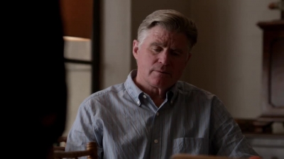 WHITE_COLLAR_-_E4X11_FAMILY_BUSINESS_1102.jpg