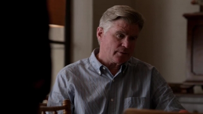 WHITE_COLLAR_-_E4X11_FAMILY_BUSINESS_1107.jpg