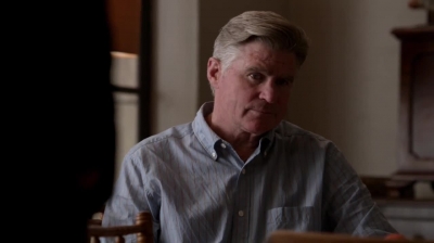 WHITE_COLLAR_-_E4X11_FAMILY_BUSINESS_1109.jpg