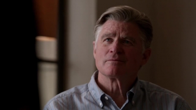 WHITE_COLLAR_-_E4X11_FAMILY_BUSINESS_1126.jpg