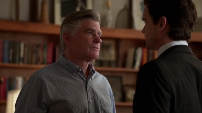 WHITE_COLLAR_-_E4X11_FAMILY_BUSINESS_1208.jpg