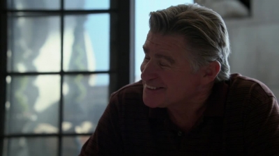 WHITE_COLLAR_-_E4X15_THE_ORIGINAL_330.jpg