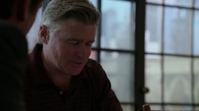 WHITE_COLLAR_-_E4X15_THE_ORIGINAL_380.jpg