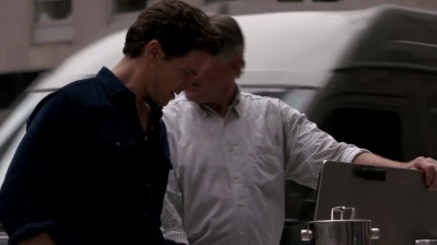 WHITE_COLLAR_-_E4X15_THE_ORIGINAL_560.jpg