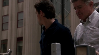 WHITE_COLLAR_-_E4X15_THE_ORIGINAL_565.jpg