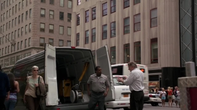 WHITE_COLLAR_-_E4X15_THE_ORIGINAL_614.jpg