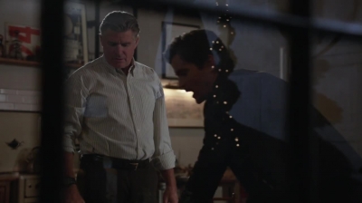 WHITE_COLLAR_-_E4X15_THE_ORIGINAL_750.jpg