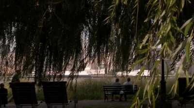 WHITE_COLLAR_-_E4X16_IN_THE_WIND_0359.jpg