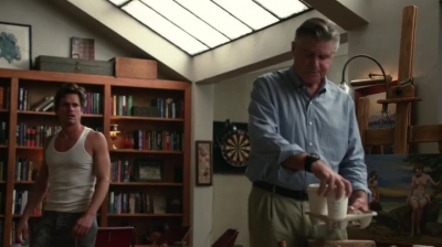 WHITE_COLLAR_-_E4X16_IN_THE_WIND_0406.jpg