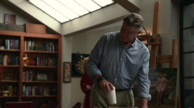 WHITE_COLLAR_-_E4X16_IN_THE_WIND_0419.jpg