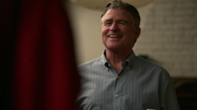 WHITE_COLLAR_-_E4X16_IN_THE_WIND_0458.jpg