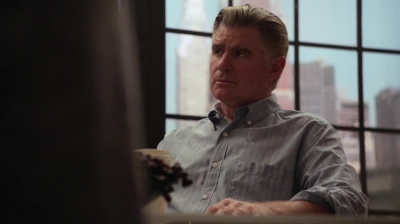 WHITE_COLLAR_-_E4X16_IN_THE_WIND_0600.jpg