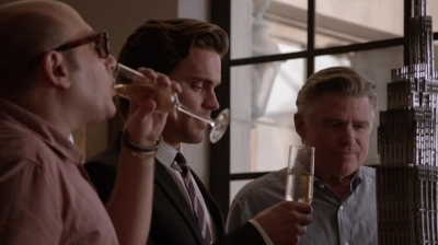 WHITE_COLLAR_-_E4X16_IN_THE_WIND_0720.jpg