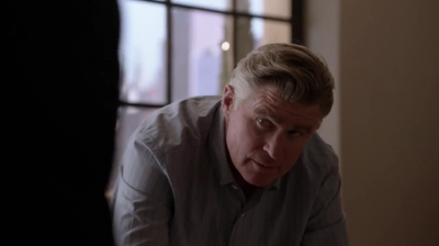 WHITE_COLLAR_-_E4X16_IN_THE_WIND_0766.jpg