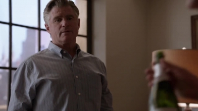 WHITE_COLLAR_-_E4X16_IN_THE_WIND_0786.jpg