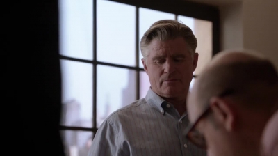WHITE_COLLAR_-_E4X16_IN_THE_WIND_0795.jpg